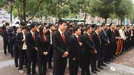 房产中介乱象 九成无证上岗，购房者需擦亮眼睛